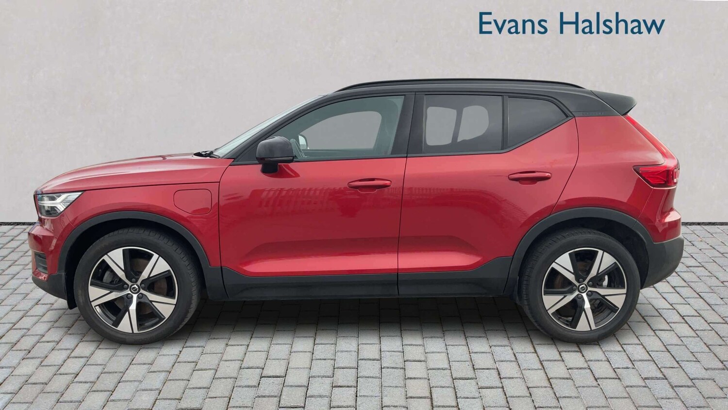 Used Volvo XC40 for sale - 77962841: Photo 3