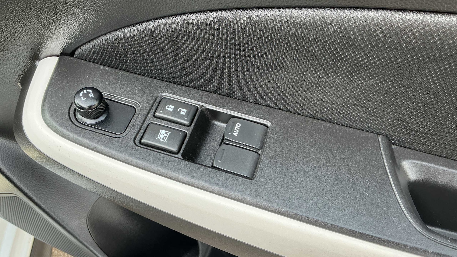 Used Suzuki Swift 2019 for sale - 77983289: Photo 16