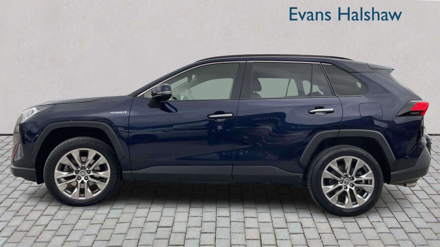 Used Toyota RAV4 2021 for sale - 78129669: Photo 3