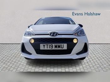 Used Hyundai i10 2019 for sale - 79015049: Photo