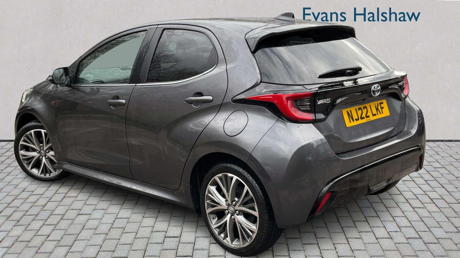 Used Toyota Yaris 2022 for sale - 77962752: Photo 2