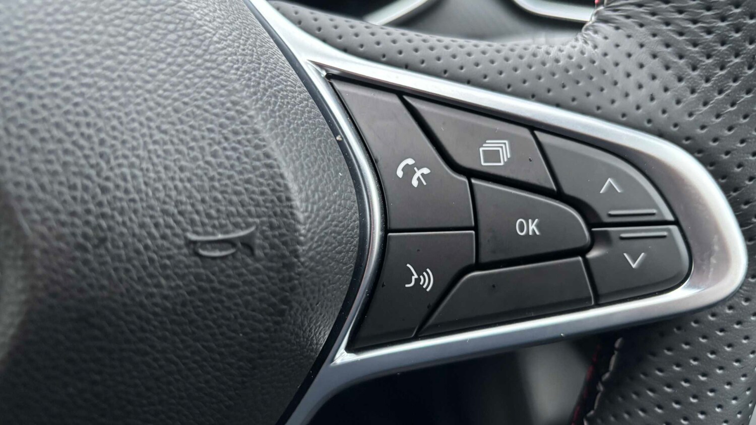 Used Renault Clio for sale - 77962770: Photo 30