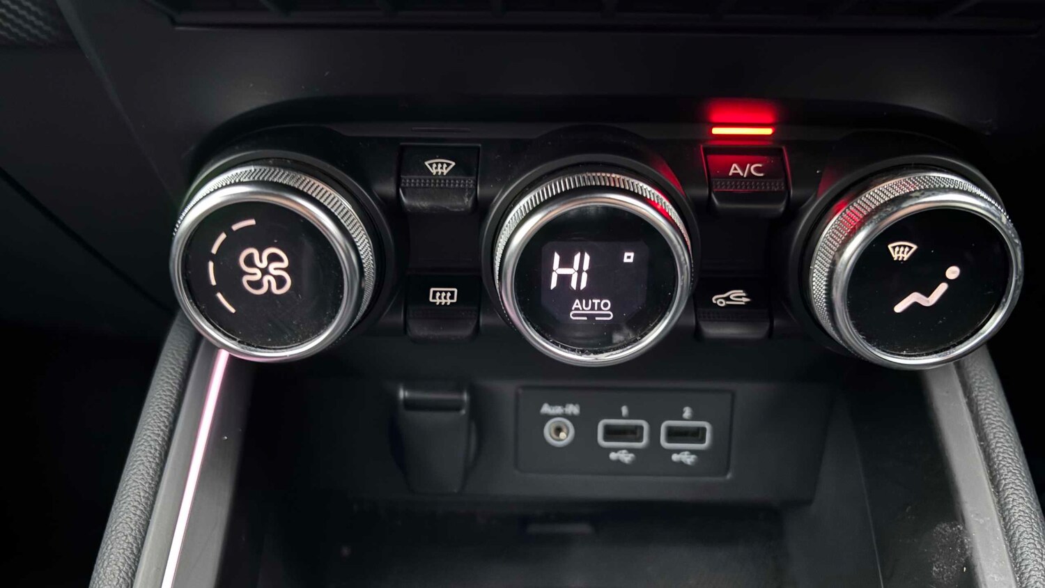 Used Renault Clio for sale - 77962770: Photo 32