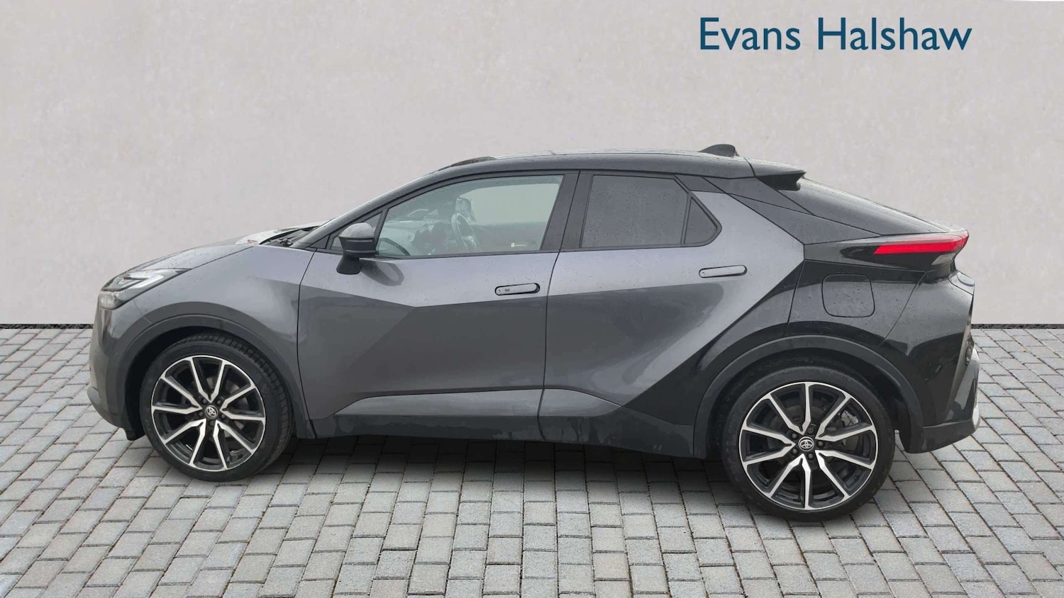 Used Toyota C-HR 2024 for sale - 78209212: Photo 3