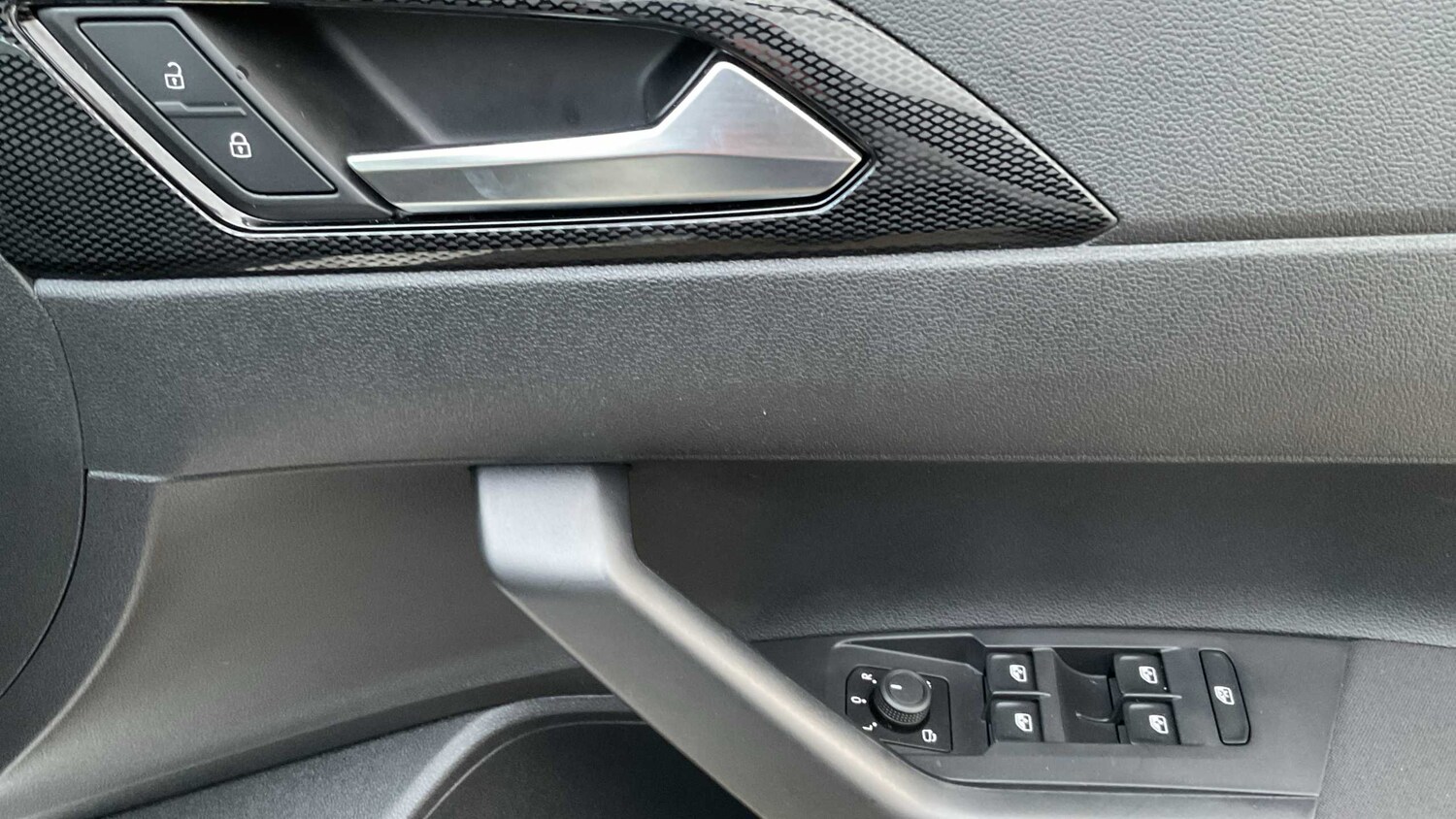 Used Volkswagen Taigo for sale - 77962817: Photo 25