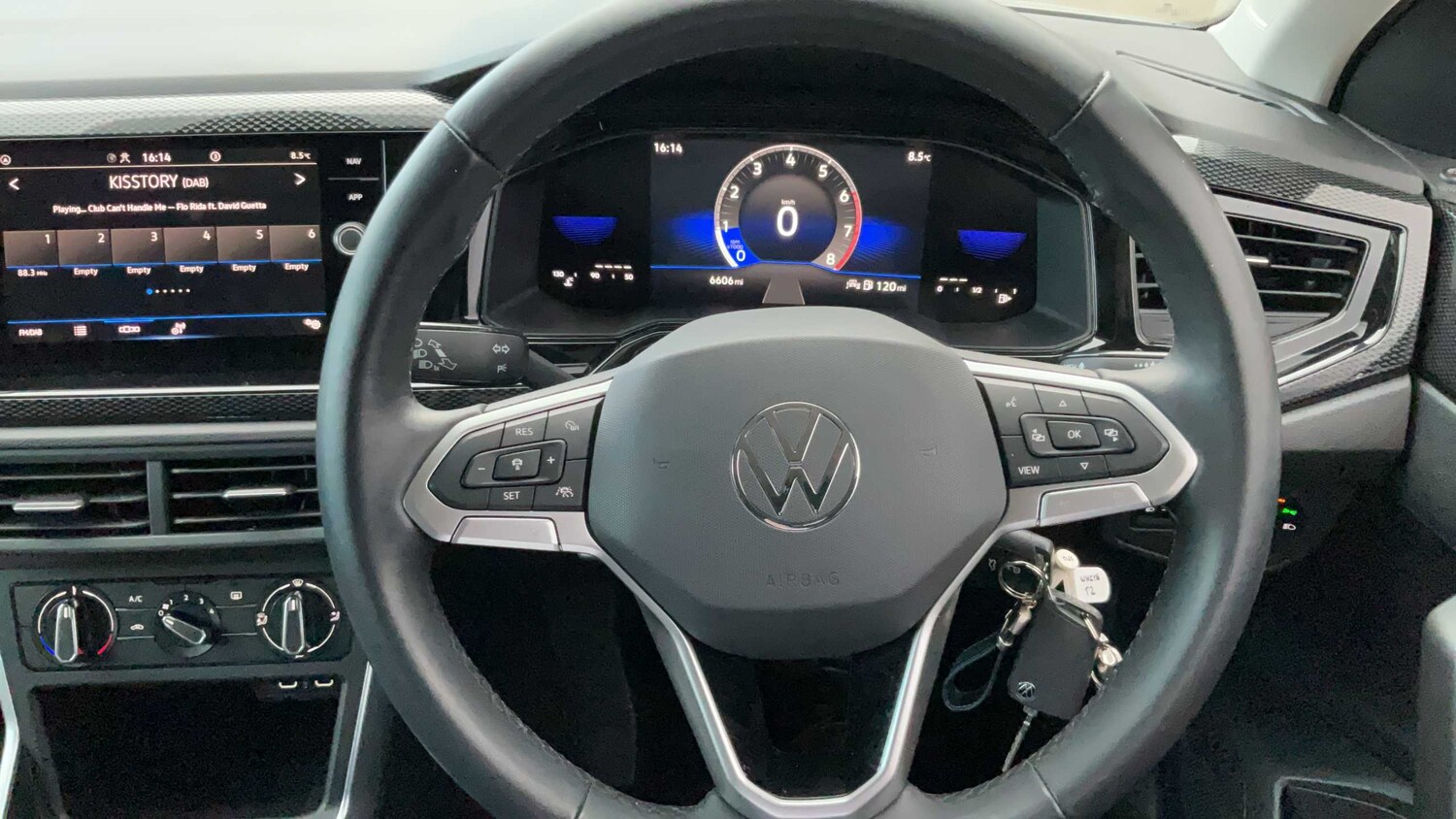 Used Volkswagen Taigo for sale - 77962817: Photo 9