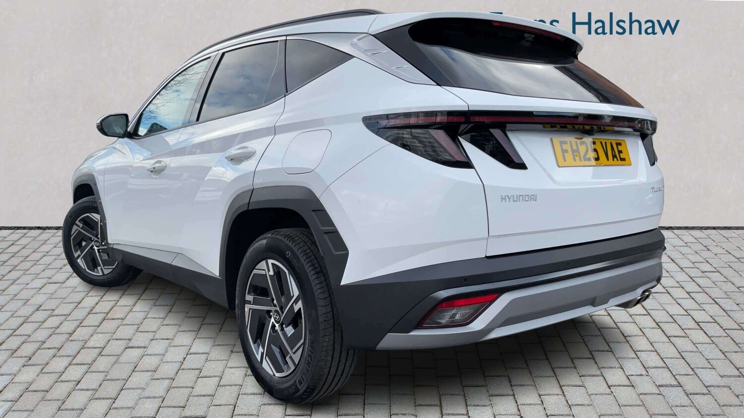 Used Hyundai TUCSON for sale - 77962860: Photo 2