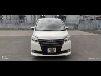 2024 - Toyota Noah Petrol Hybrid Wheel Chair Car WHITE 5-Door