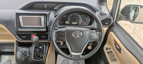 Used Toyota Voxy 2023 for sale - 75349217: Photo 14