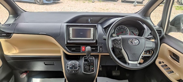 Used Toyota Voxy 2023 for sale - 75349217: Photo 15