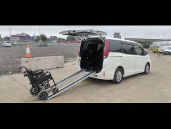 2023 - TOYOTA VOXY/NOAH/ESQUIRE/WHEELCHAIR ACCEBILE 8 SEATER 2-Door