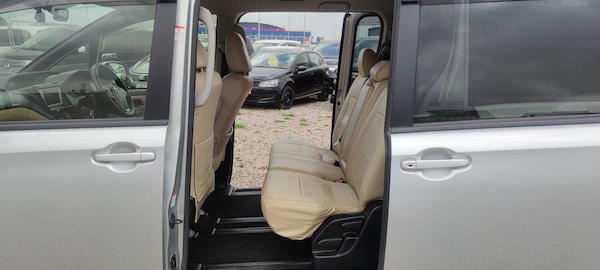 Used Toyota Voxy 2023 for sale - 75349217: Photo 23