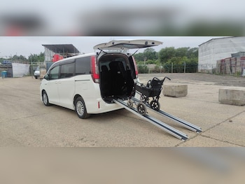 Used Toyota Voxy 2014 for sale - 75349217: Photo