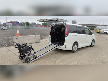 Used Toyota Voxy 2017 for sale - 75385922: Photo