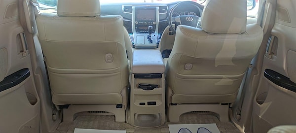 Used Toyota Alphard 2024 for sale - 75035028: Photo 30