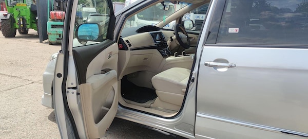 Used Toyota Estima 2018 for sale - 75035035: Photo 12
