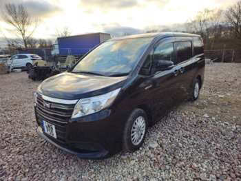 Used Toyota Noah 2016 for sale - 74664557: Photo
