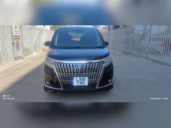 Used Toyota Voxy 2018 for sale - 75349319: Photo