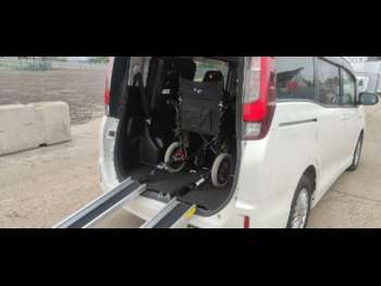 2024 - 2016 TOYOTA VOXY/NOAH/ESQUIRE/WHEEL CHAIR ACCEBILE WAV Hybrid 7 SEATER EURO 5-Door