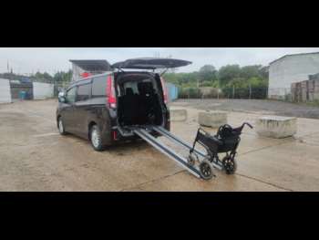 2025 - 2015 TOYOTA VOXY/NOAH/ESQUIRE/WHEELCHAIR ACCEBILE (WAV) Hybrid 7 SEATER EUR 5-Door
