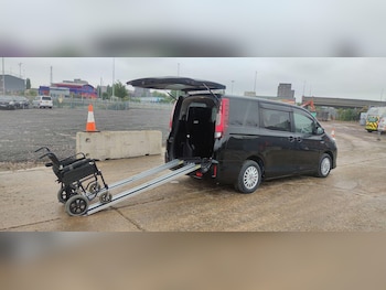 Used Toyota Voxy 2015 for sale - 75385976: Photo
