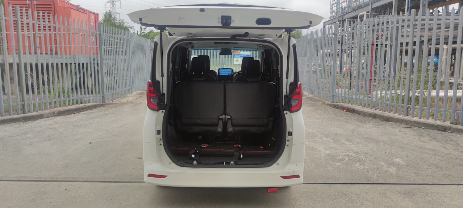 Used Toyota Noah for sale - 76483073: Photo 14