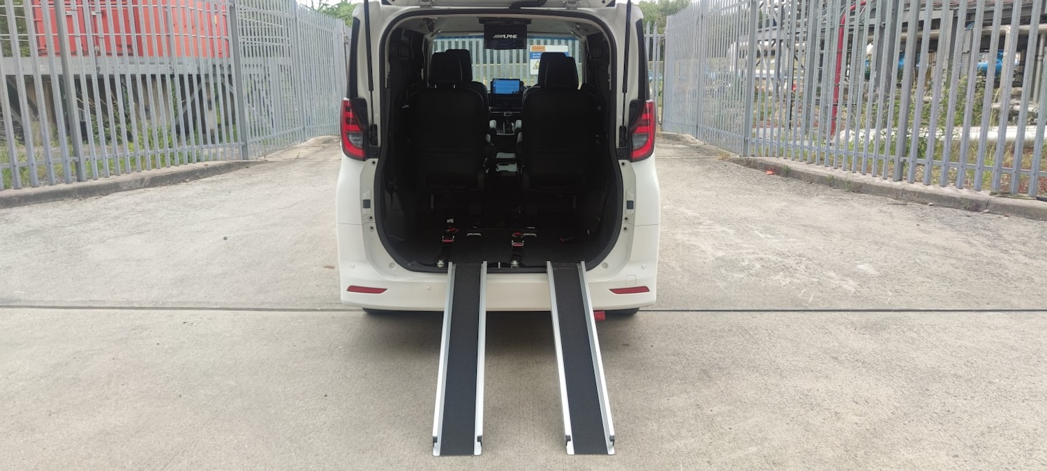 Used Toyota Noah for sale - 76483073: Photo 15