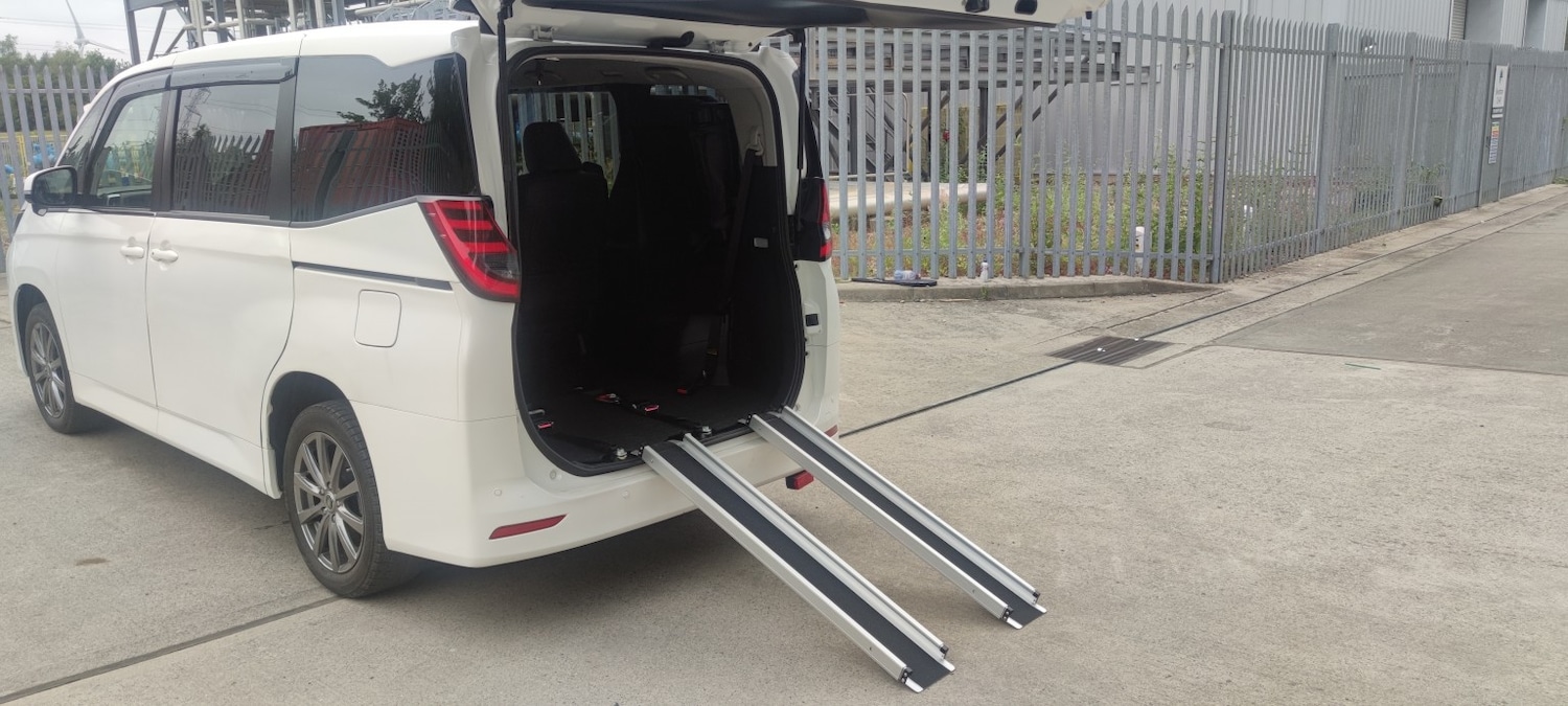 Used Toyota Noah for sale - 76483073: Photo 16