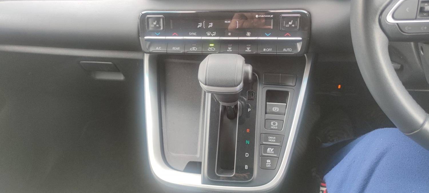 Used Toyota Noah for sale - 76483073: Photo 25