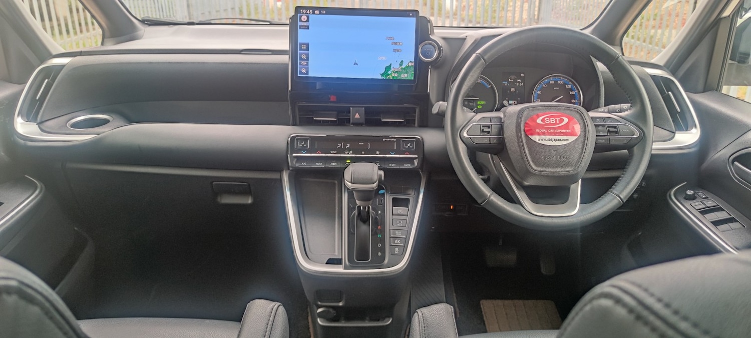 Used Toyota Noah for sale - 76483073: Photo 27