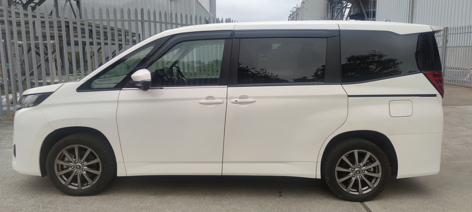 Used Toyota Noah for sale - 76483073: Photo 6