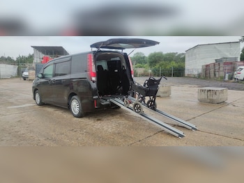 Used Toyota Voxy 2016 for sale - 75385862: Photo