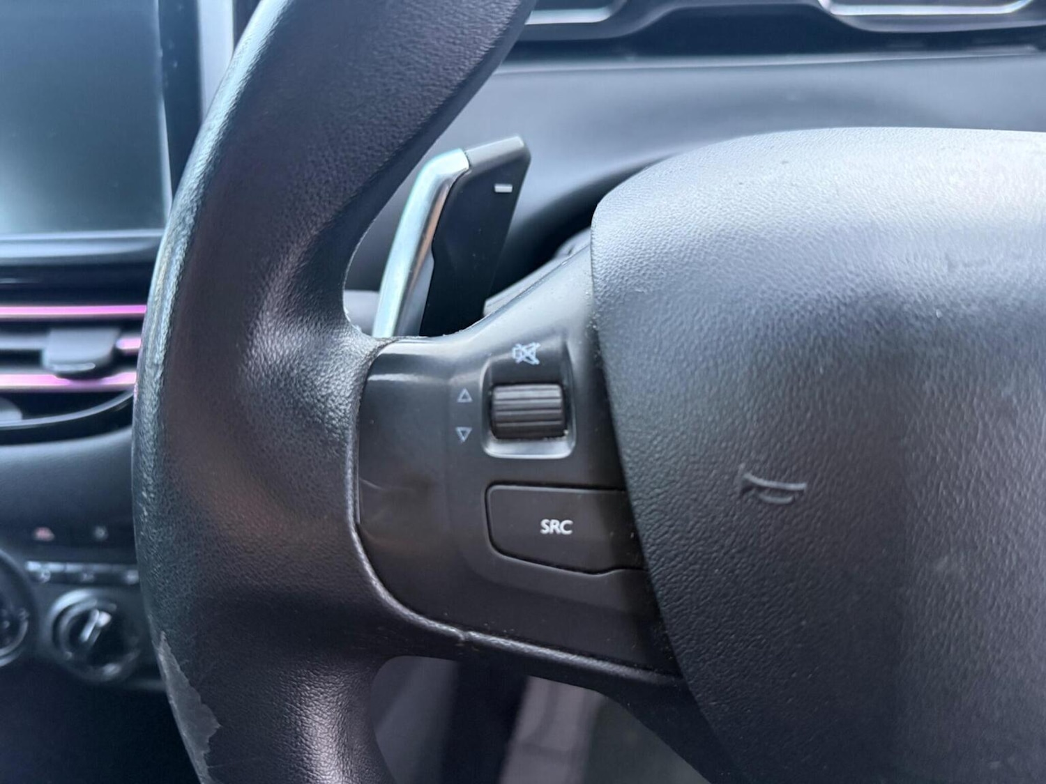 Used Peugeot 208 2013 for sale - 77558593: Photo 18