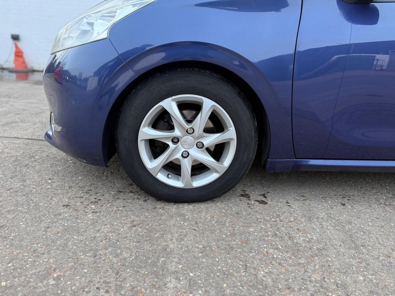 Used Peugeot 208 2013 for sale - 77558593: Photo 25