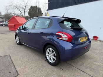 Used Peugeot 208 2013 for sale - 77558593: Photo