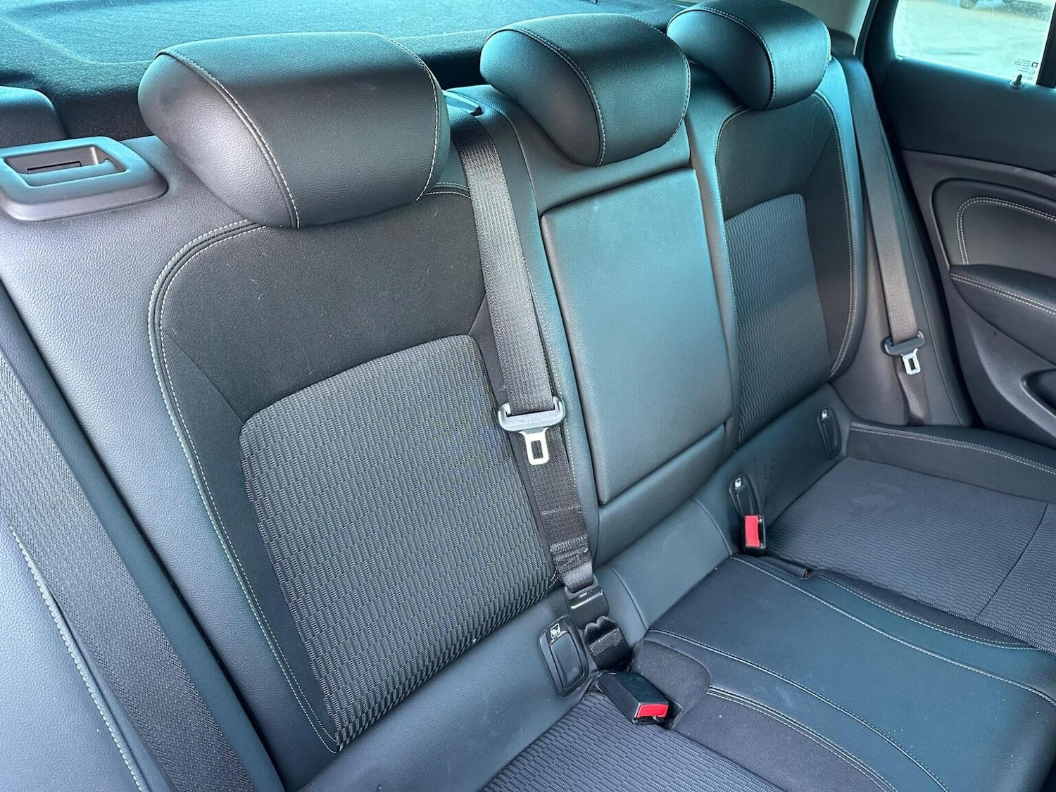 Used Vauxhall Insignia 2017 for sale - 77173196: Photo 28