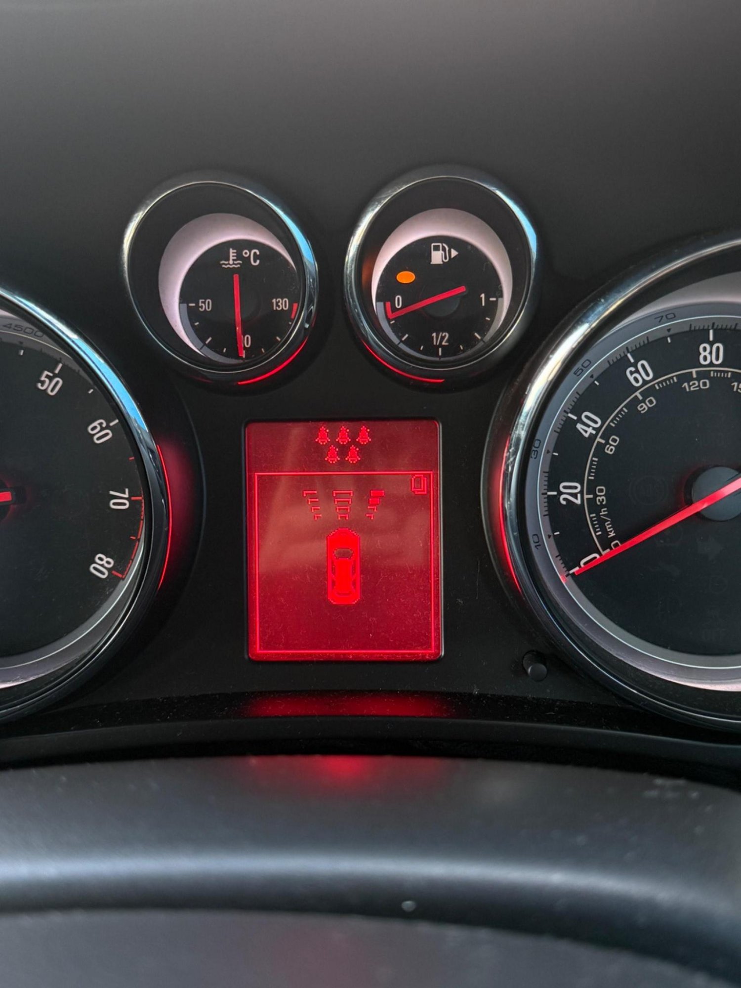 Used Vauxhall Zafira 2015 for sale - 77173078: Photo 32