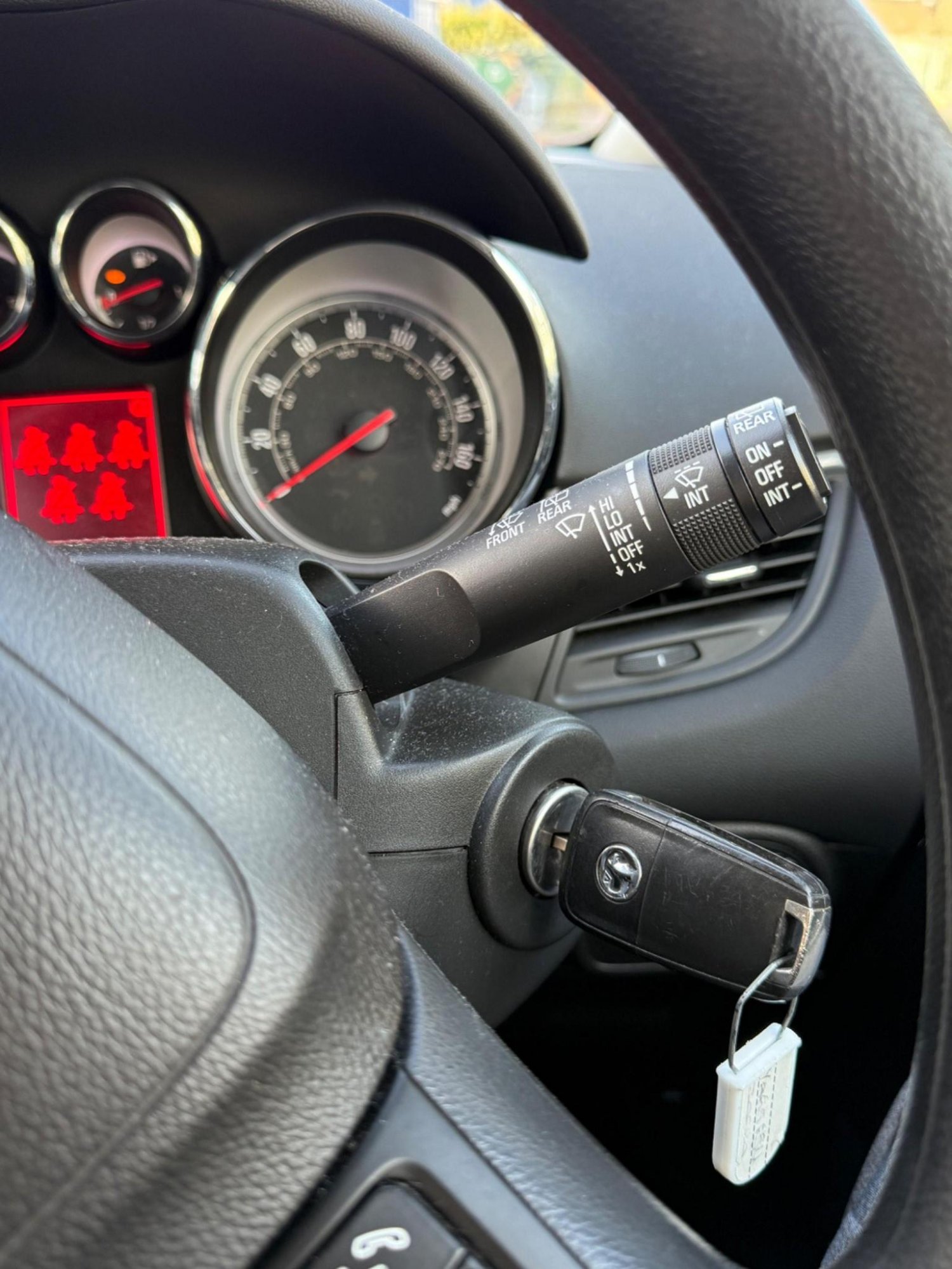 Used Vauxhall Zafira 2015 for sale - 77173078: Photo 35