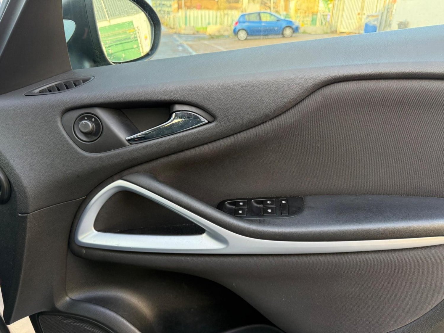 Used Vauxhall Zafira 2015 for sale - 77173078: Photo 36