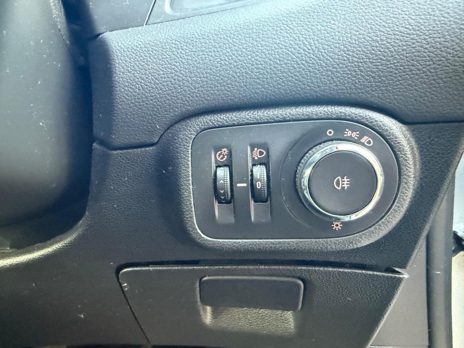 Used Vauxhall Zafira 2015 for sale - 77173078: Photo 38