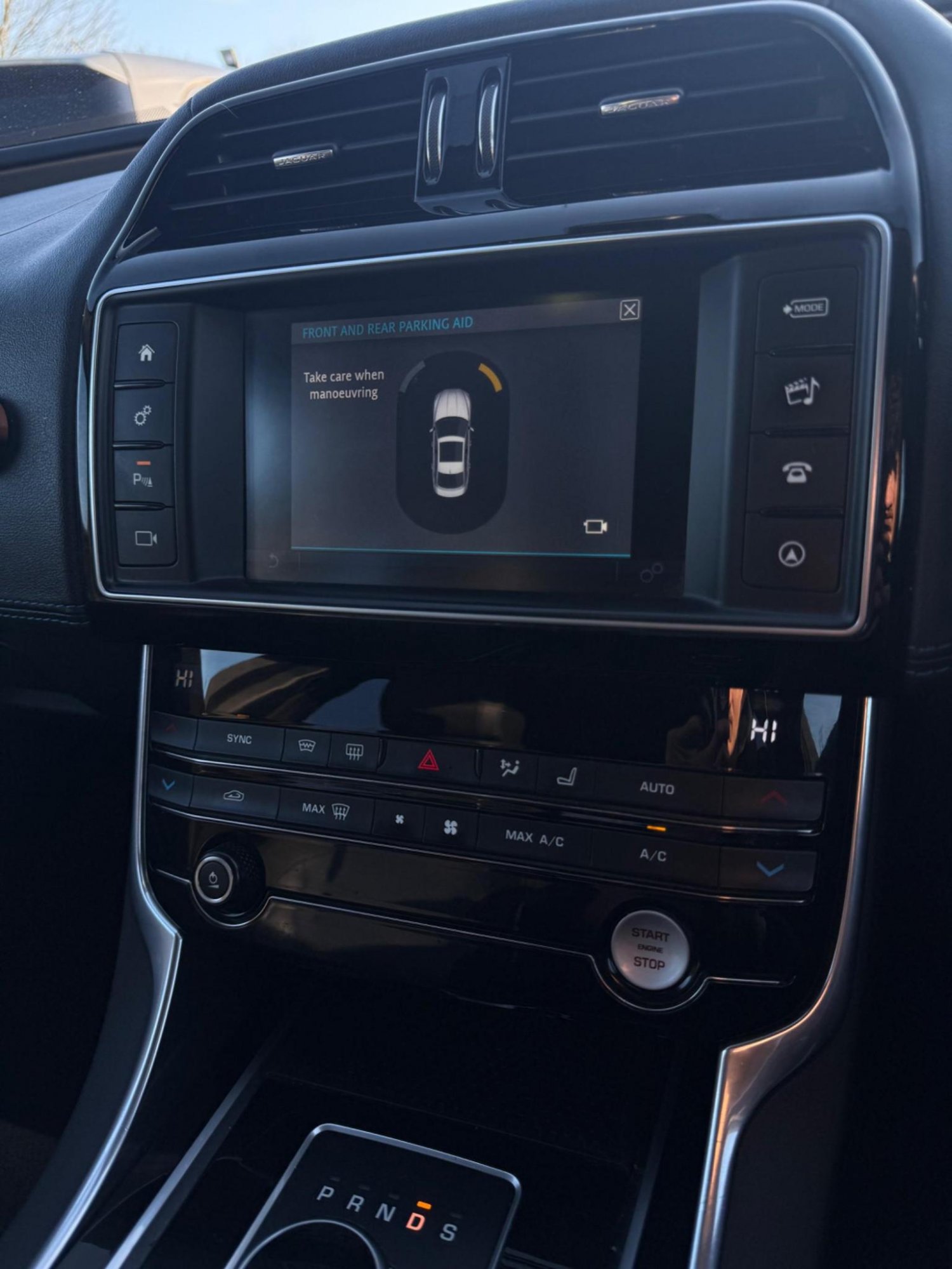 Used Jaguar XE 2016 for sale - 77173072: Photo 32