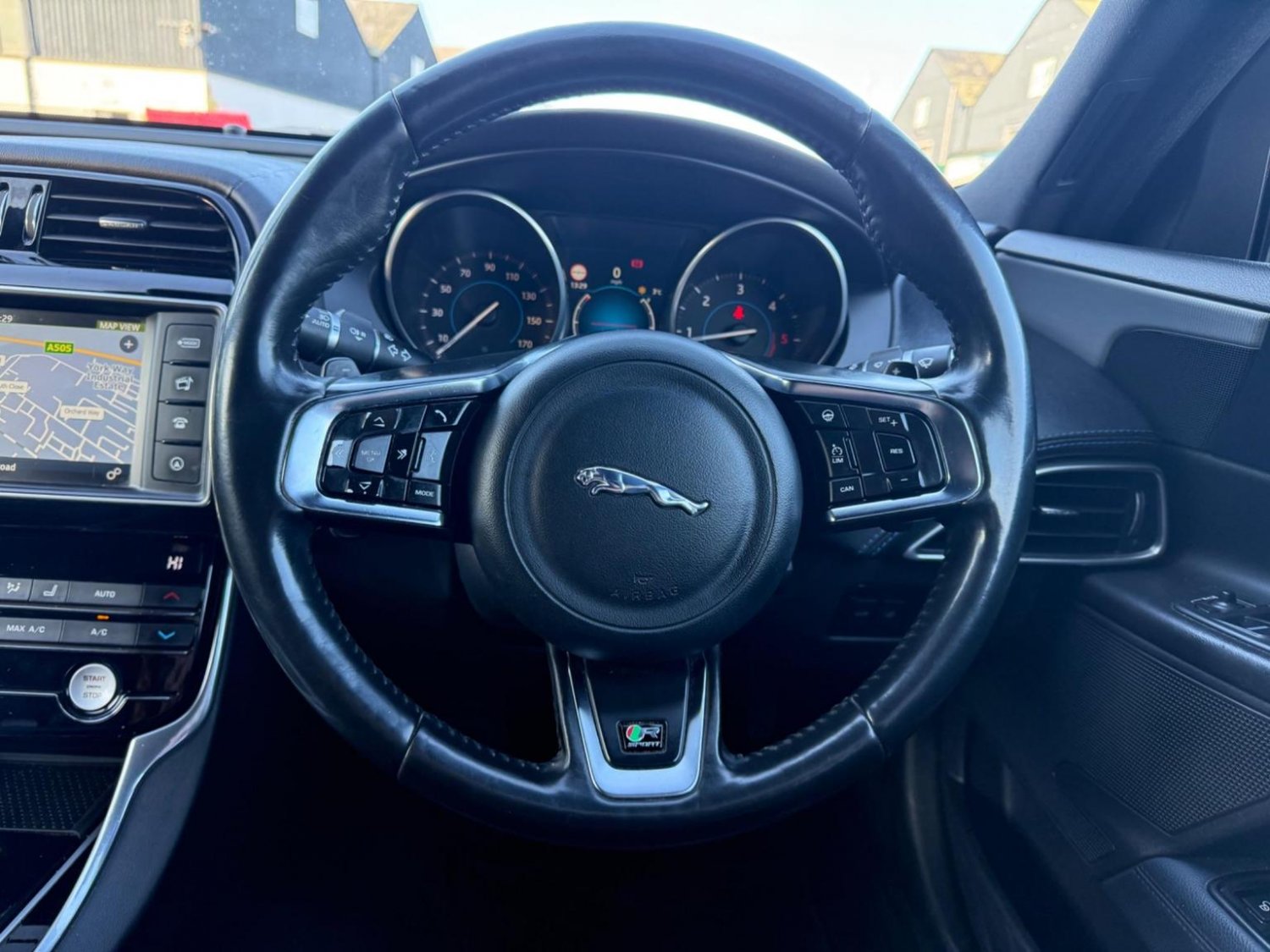 Used Jaguar XE 2016 for sale - 77173072: Photo 38