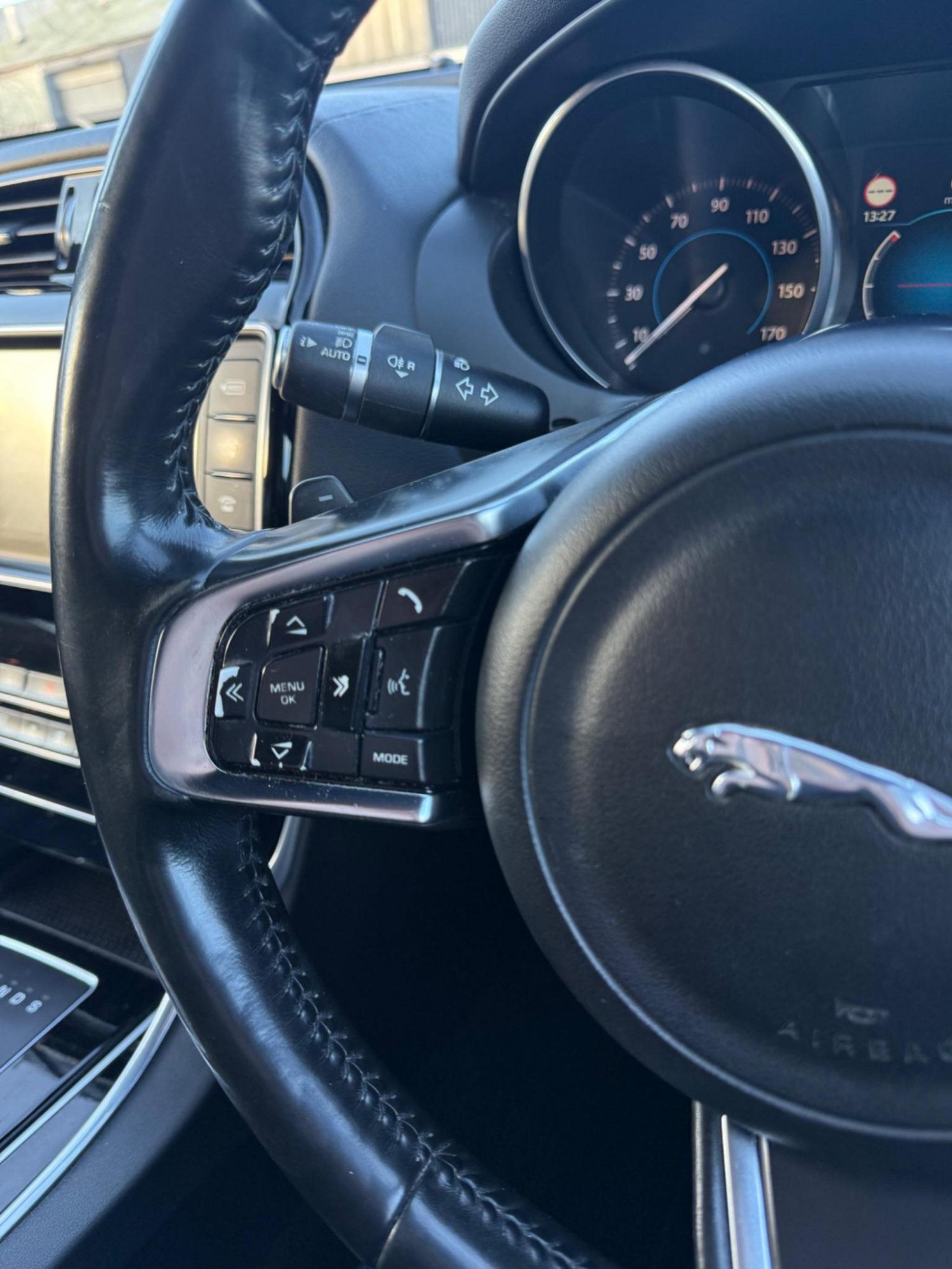 Used Jaguar XE 2016 for sale - 77173072: Photo 40