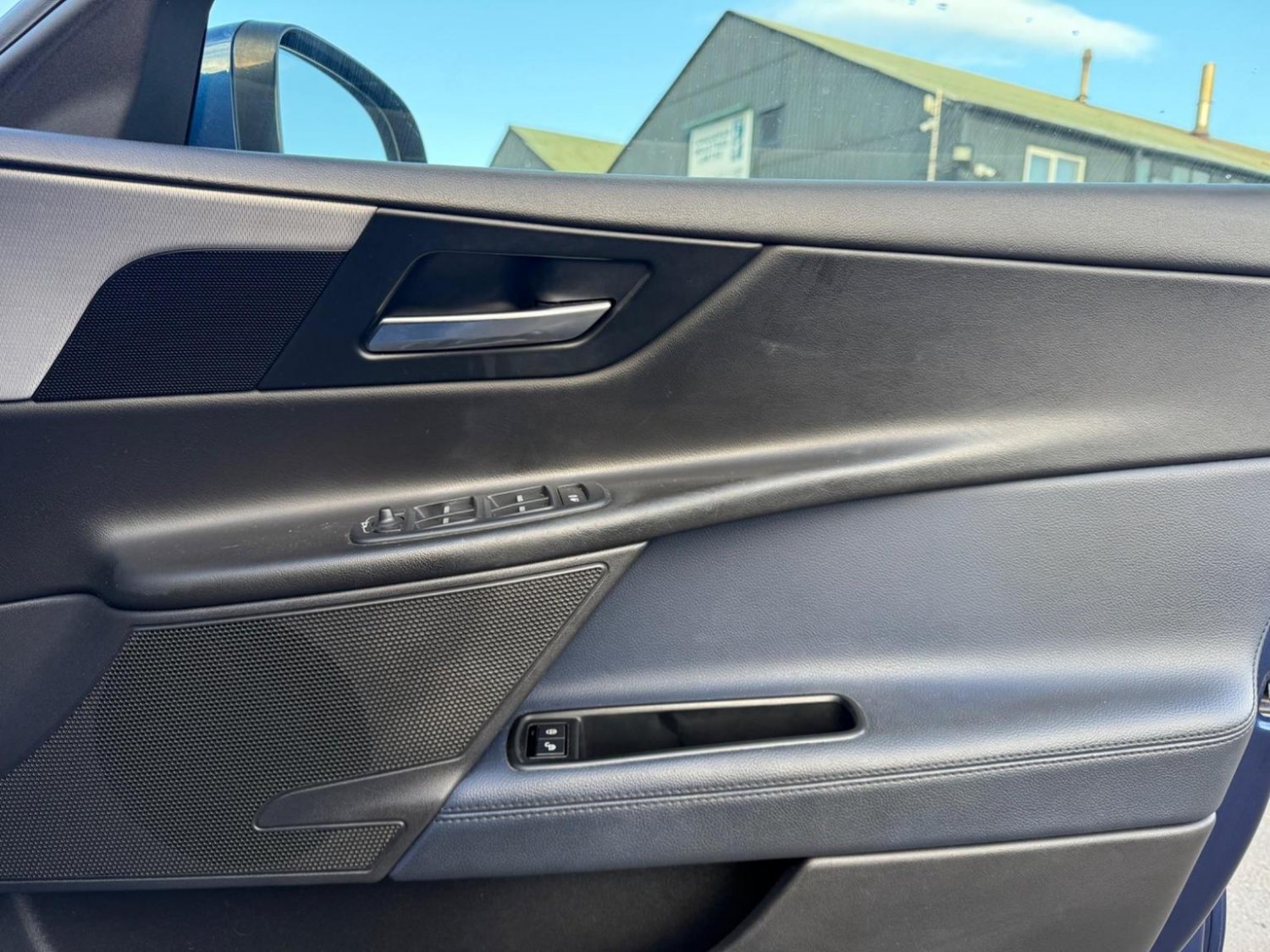 Used Jaguar XE 2016 for sale - 77173072: Photo 42