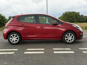 Used Peugeot 208 2017 for sale - 79293252: Photo