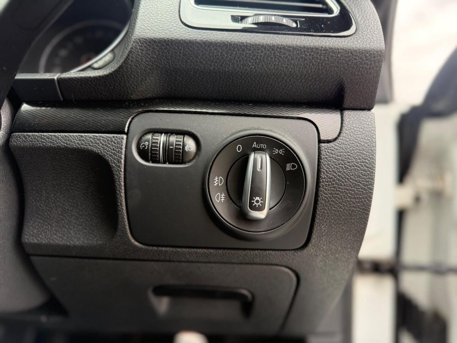 Used Volkswagen Scirocco 2015 for sale - 78098151: Photo 14