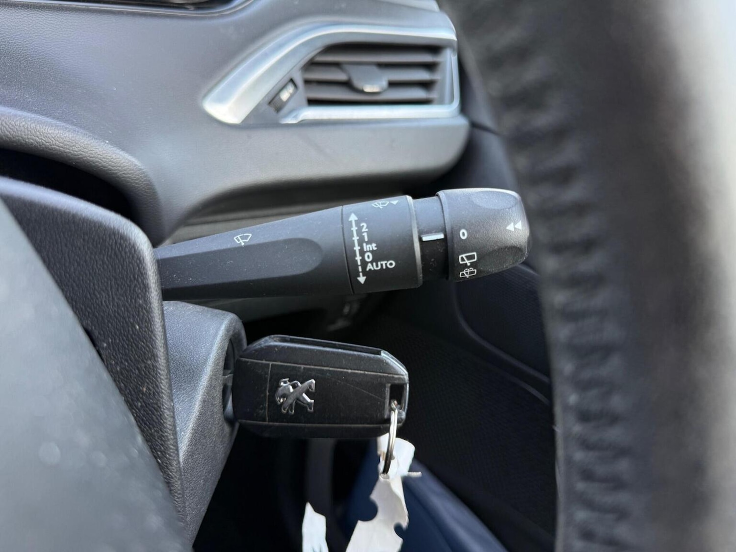 Used Peugeot 208 2015 for sale - 78141075: Photo 17