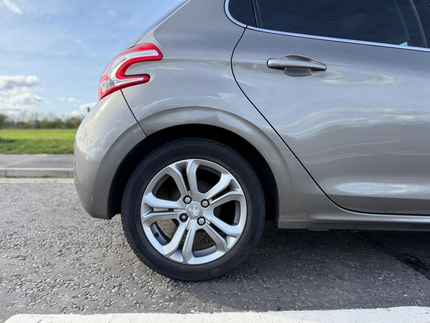 Used Peugeot 208 2015 for sale - 78141075: Photo 23