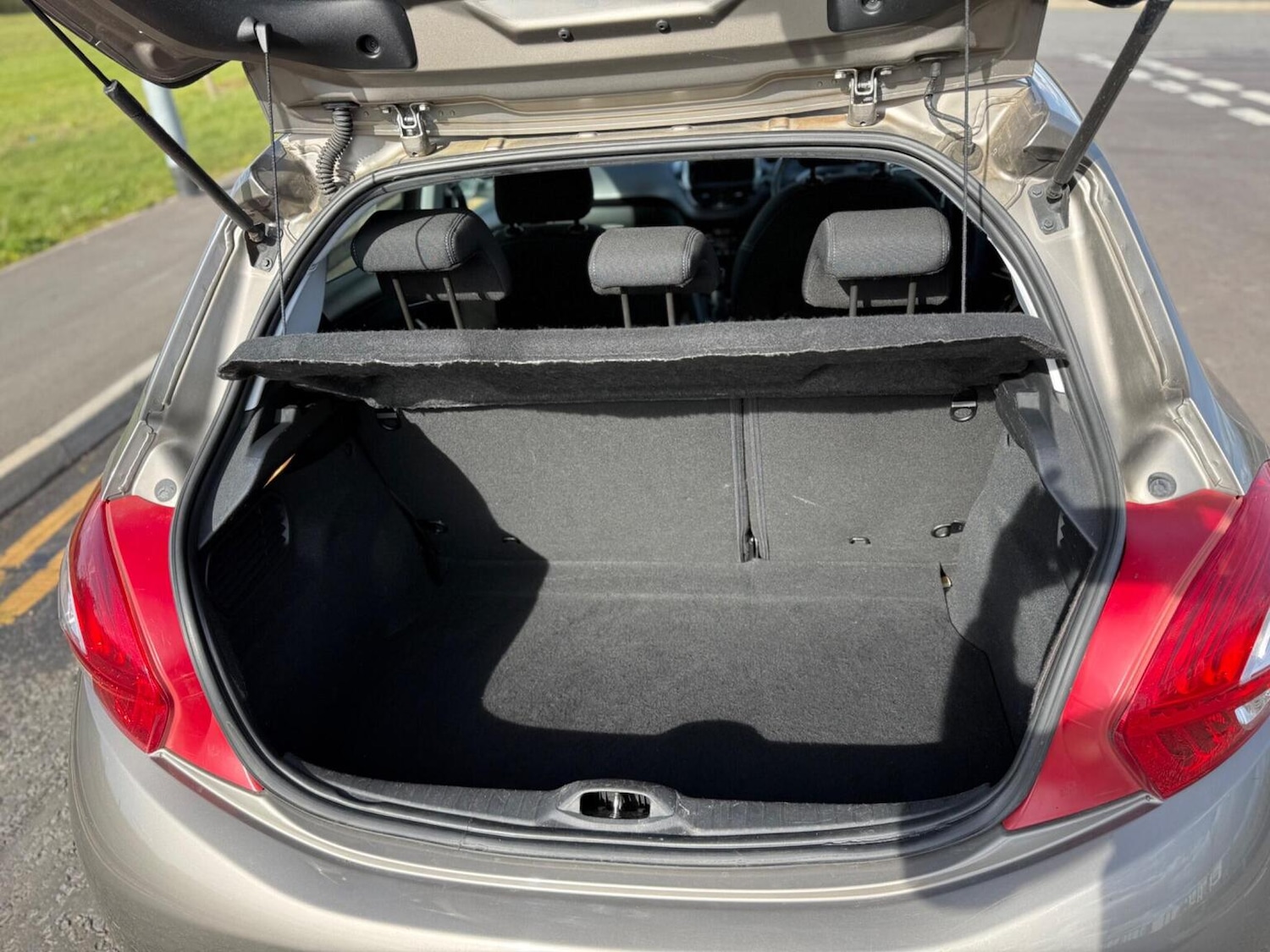 Used Peugeot 208 2015 for sale - 78141075: Photo 35