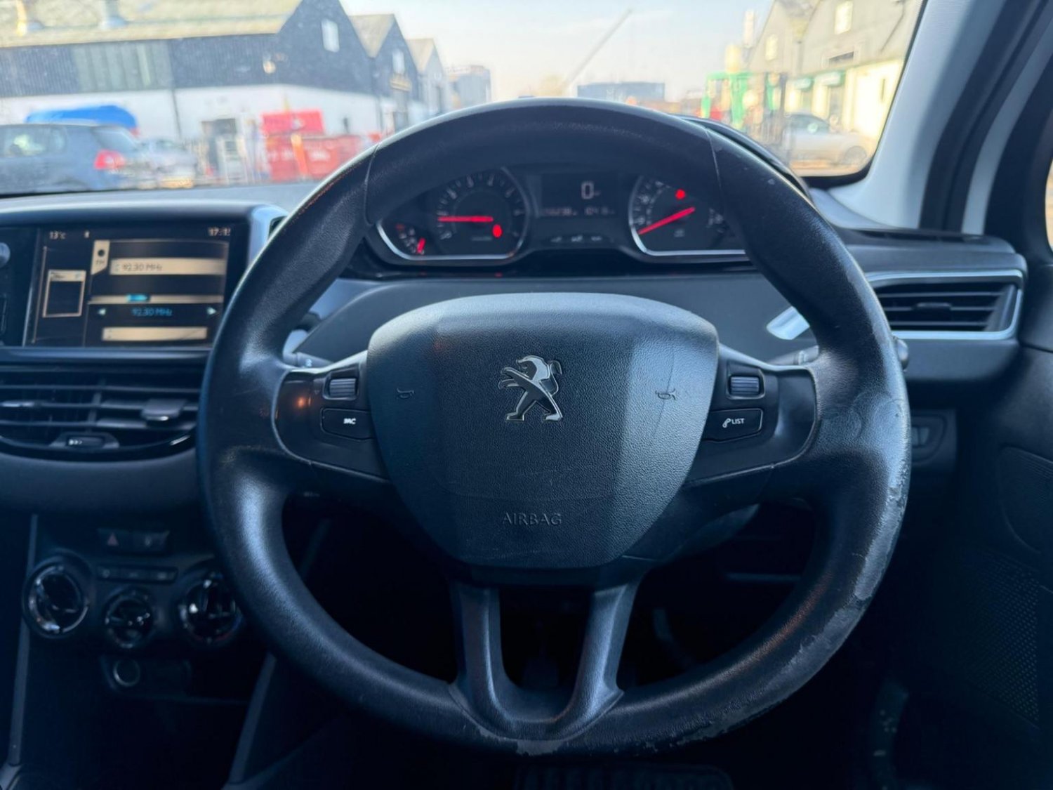 Used Peugeot 208 2013 for sale - 77173094: Photo 31